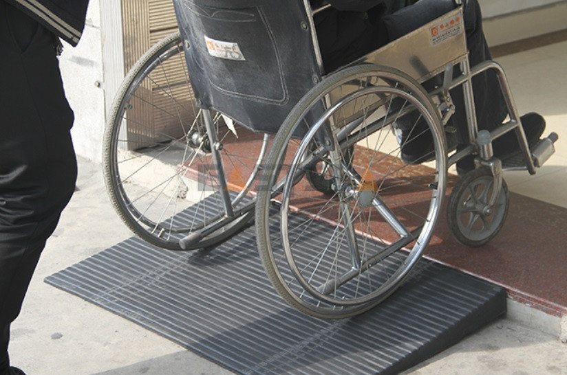 Пандус пороговый резиновый 1000*300*30мм — изображение 2