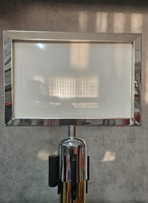 Информационная рамка для стойки с вытяжной лентой